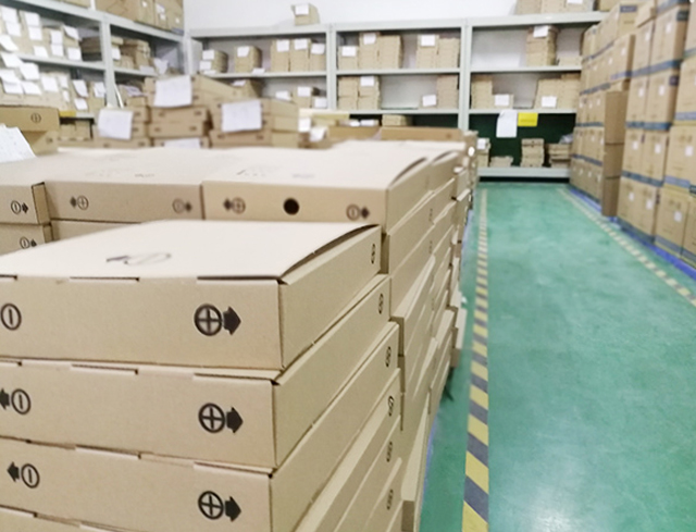 郑重承诺 · 贴心服务